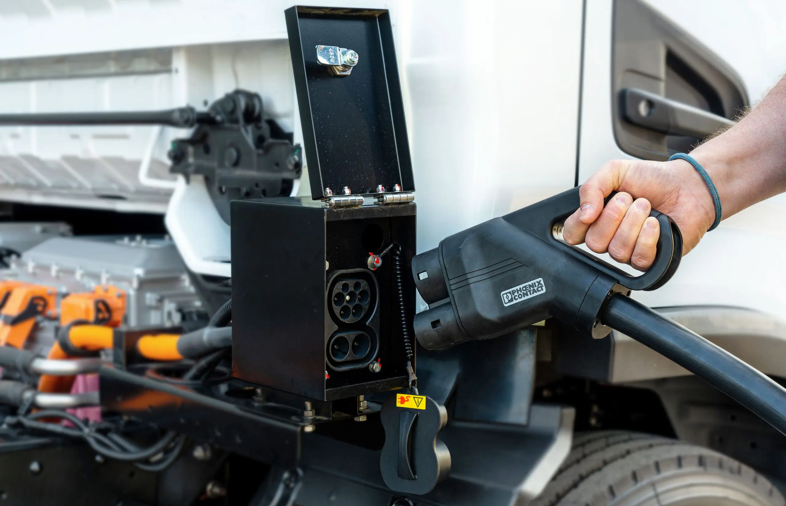 Charging the TE7 Electric Truck